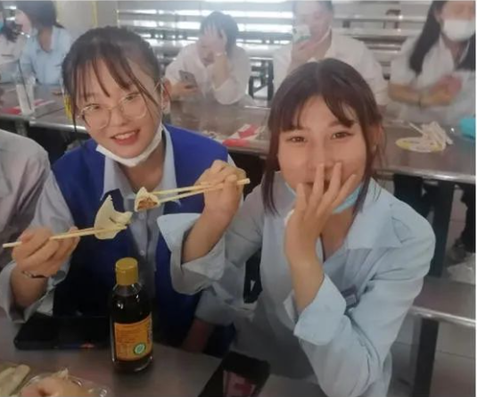 2022級新生夏令營系列活動預(yù)告：『巧手美食』包餃子