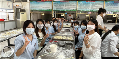 2022級新生暑期夏令營系列活動(dòng)——巧手美食包餃子