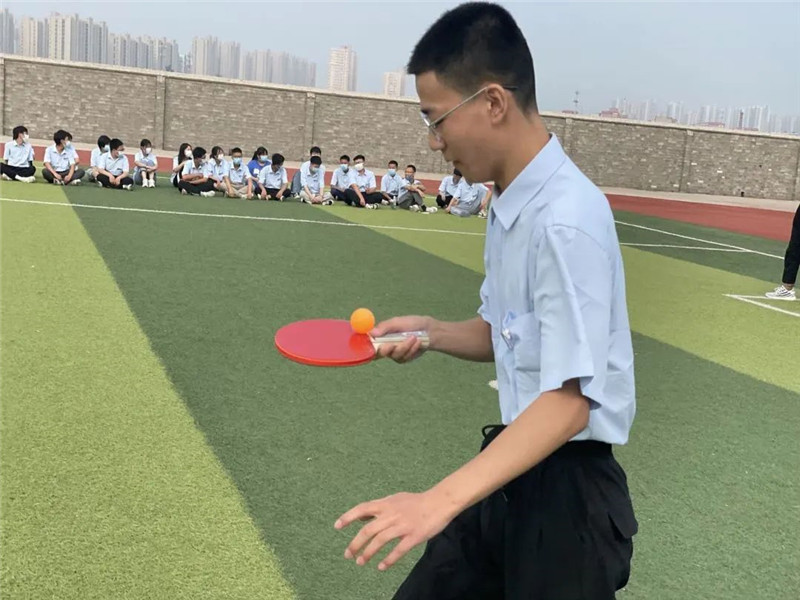 2022級(jí)新生夏令營(yíng)系列活動(dòng)——乒乓球接力