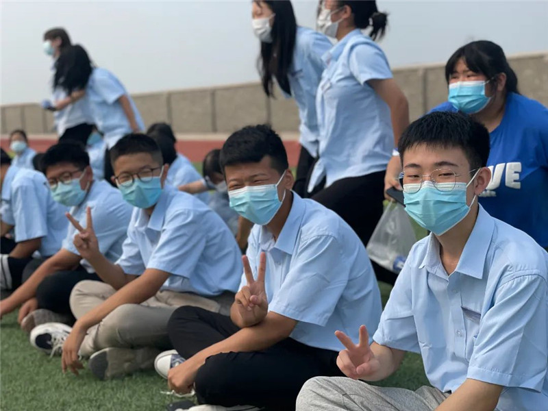 2022級(jí)新生夏令營(yíng)系列活動(dòng)——乒乓球接力